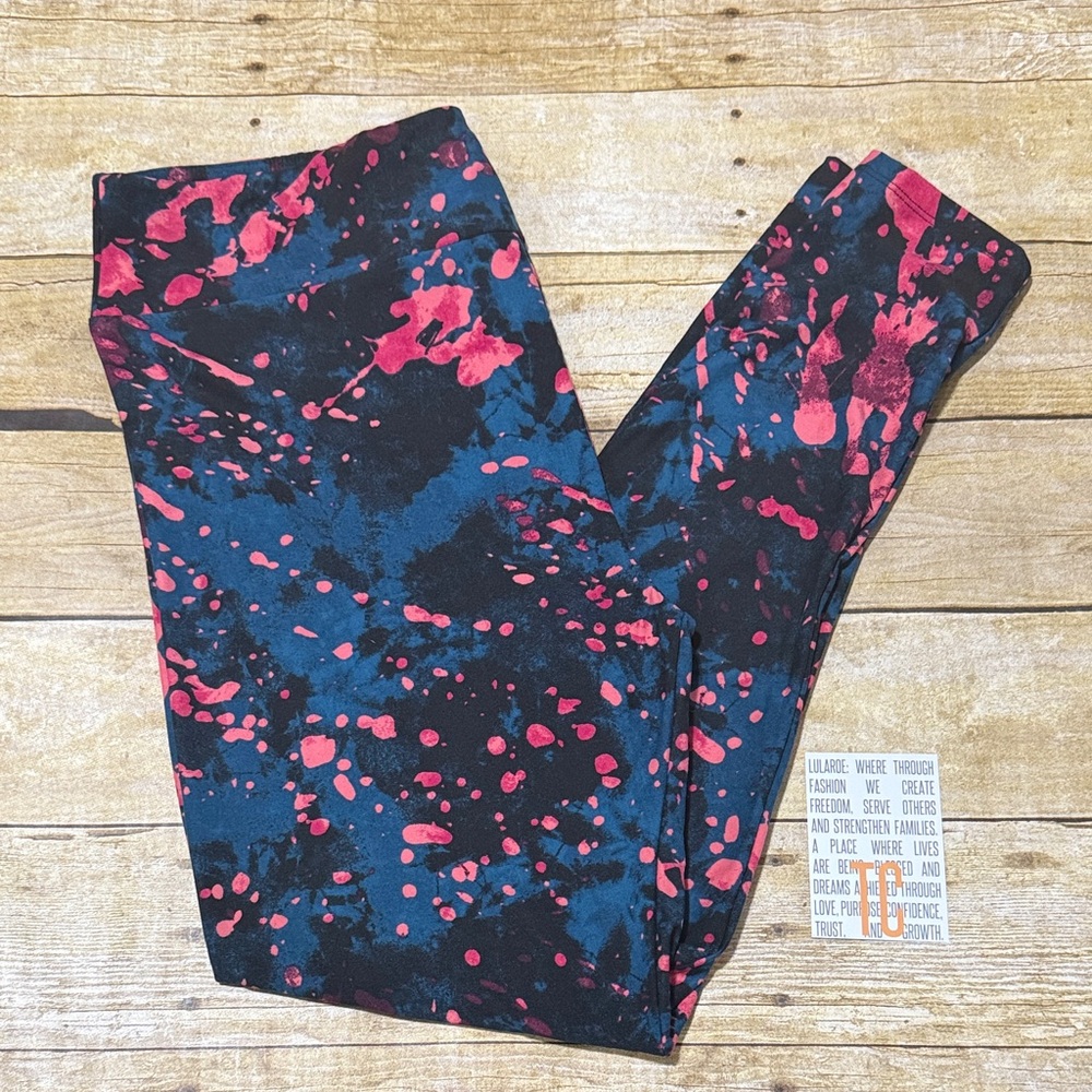 BNWT Stylish Paint Splatter/ Tie dye LLR TC Leggings